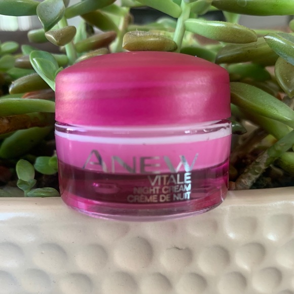 Anew Vitale Day Cream Travel Size - Picture 1 of 2